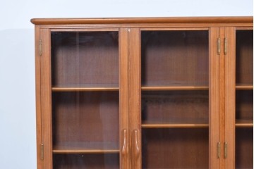 《台輪取り付け加工費込み》　和製ヴィンテージ　ガラス扉のすっきりとした佇まいのキャビネット　(R-085917)