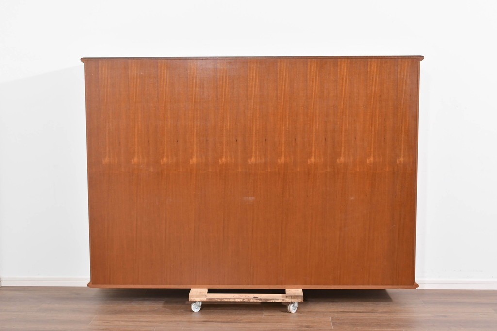 《台輪取り付け加工費込み》　和製ヴィンテージ　ガラス扉のすっきりとした佇まいのキャビネット　(R-085917)