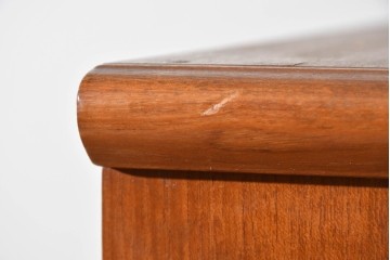 《台輪取り付け加工費込み》　和製ヴィンテージ　ガラス扉のすっきりとした佇まいのキャビネット　(R-085917)