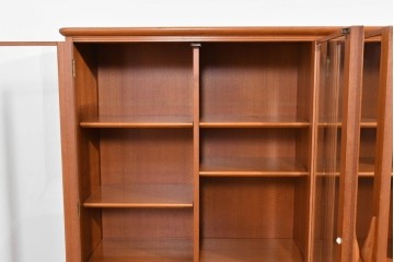 《台輪取り付け加工費込み》　和製ヴィンテージ　ガラス扉のすっきりとした佇まいのキャビネット　(R-085917)