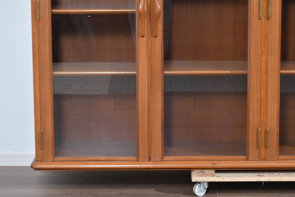 《台輪取り付け加工費込み》　和製ヴィンテージ　ガラス扉のすっきりとした佇まいのキャビネット　(R-085917)