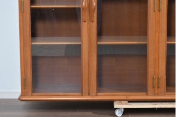 《台輪取り付け加工費込み》　和製ヴィンテージ　ガラス扉のすっきりとした佇まいのキャビネット　(R-085917)