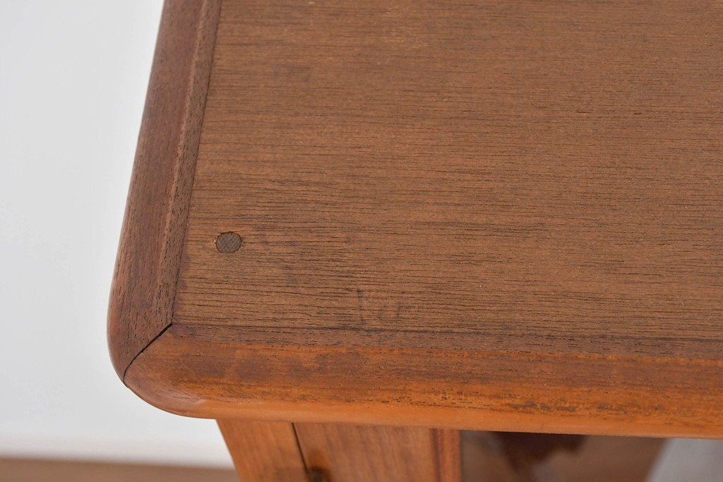 《台輪取り付け加工費込み》　和製ヴィンテージ　ガラス扉のすっきりとした佇まいのキャビネット　(R-085917)