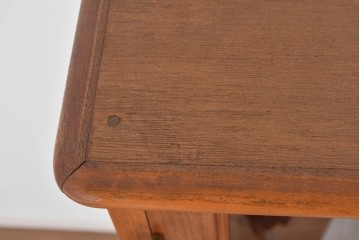 《台輪取り付け加工費込み》　和製ヴィンテージ　ガラス扉のすっきりとした佇まいのキャビネット　(R-085917)