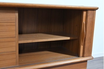 《天板取り付け加工費込み》　和製ヴィンテージ　シャッター扉(蛇腹扉)と引き出しを備えたサイドボード　(R-085918)