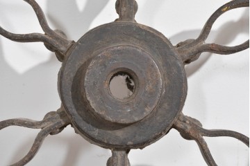 フランスアンティーク　ロートアイアンの重厚な車輪2個セット　(R-085919)