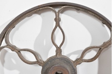 フランスアンティーク　ロートアイアンの重厚な車輪2個セット　(R-085919)