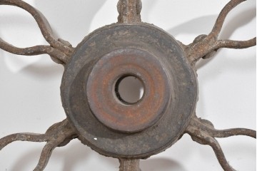 フランスアンティーク　ロートアイアンの重厚な車輪2個セット　(R-085919)