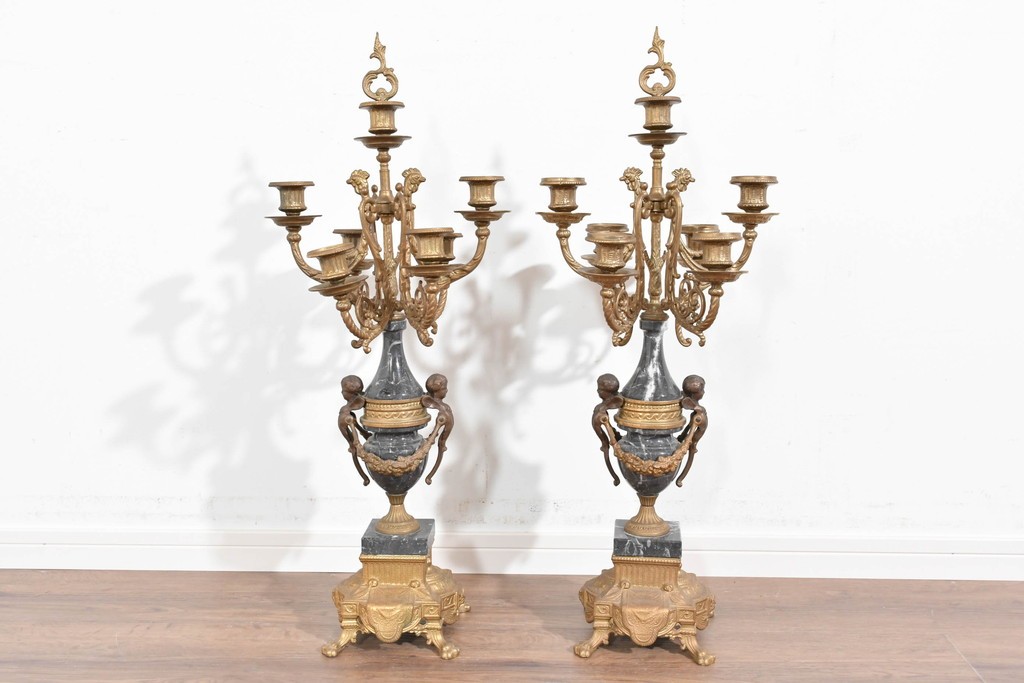 中古　美品　高級品　イタリア　FARBEL　六本木アピス取り扱い　華やかな装飾が目を惹く真鍮製キャンドルスタンド2台セット　(R-085920)