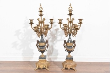 中古　美品　高級品　イタリア　FARBEL　六本木アピス取り扱い　華やかな装飾が目を惹く真鍮製キャンドルスタンド2台セット　(R-085920)