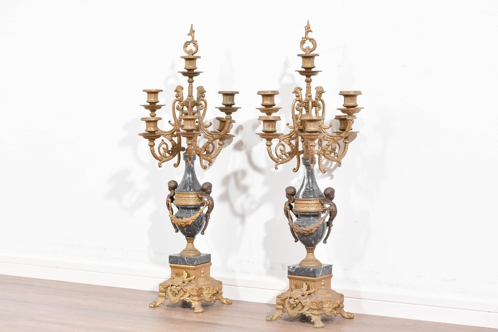 中古　美品　高級品　イタリア　FARBEL　六本木アピス取り扱い　華やかな装飾が目を惹く真鍮製キャンドルスタンド2台セット　(R-085920)