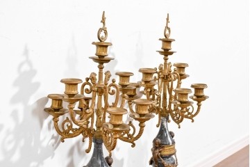 中古　美品　高級品　イタリア　FARBEL　六本木アピス取り扱い　華やかな装飾が目を惹く真鍮製キャンドルスタンド2台セット　(R-085920)