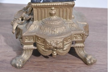 中古　美品　高級品　イタリア　FARBEL　六本木アピス取り扱い　華やかな装飾が目を惹く真鍮製キャンドルスタンド2台セット　(R-085920)