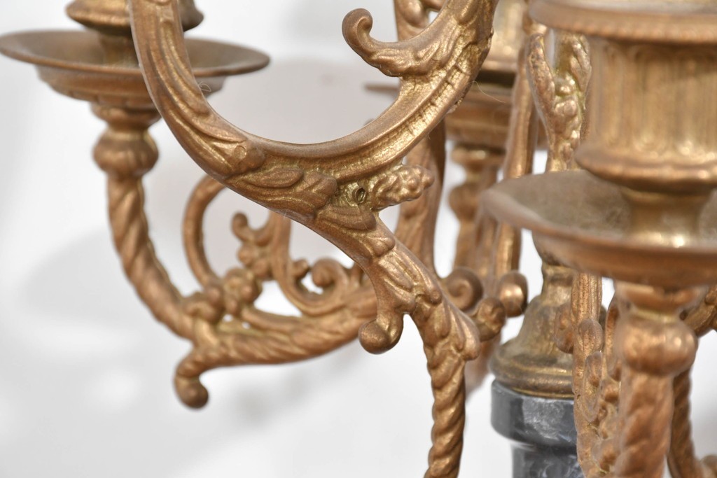 中古　美品　高級品　イタリア　FARBEL　六本木アピス取り扱い　華やかな装飾が目を惹く真鍮製キャンドルスタンド2台セット　(R-085920)