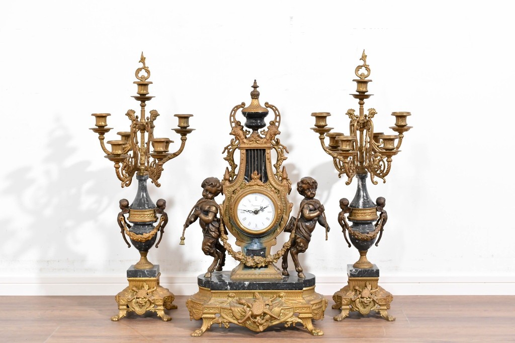 中古　美品　高級品　イタリア　FARBEL　六本木アピス取り扱い　華やかな装飾が目を惹く真鍮製キャンドルスタンド2台セット　(R-085920)