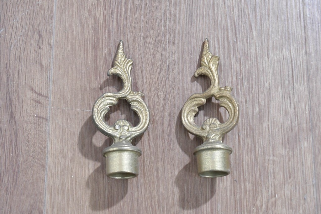 中古　美品　高級品　イタリア　FARBEL　六本木アピス取り扱い　華やかな装飾が目を惹く真鍮製キャンドルスタンド2台セット　(R-085920)