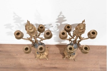 中古　美品　高級品　イタリア　FARBEL　六本木アピス取り扱い　華やかな装飾が目を惹く真鍮製キャンドルスタンド2台セット　(R-085920)