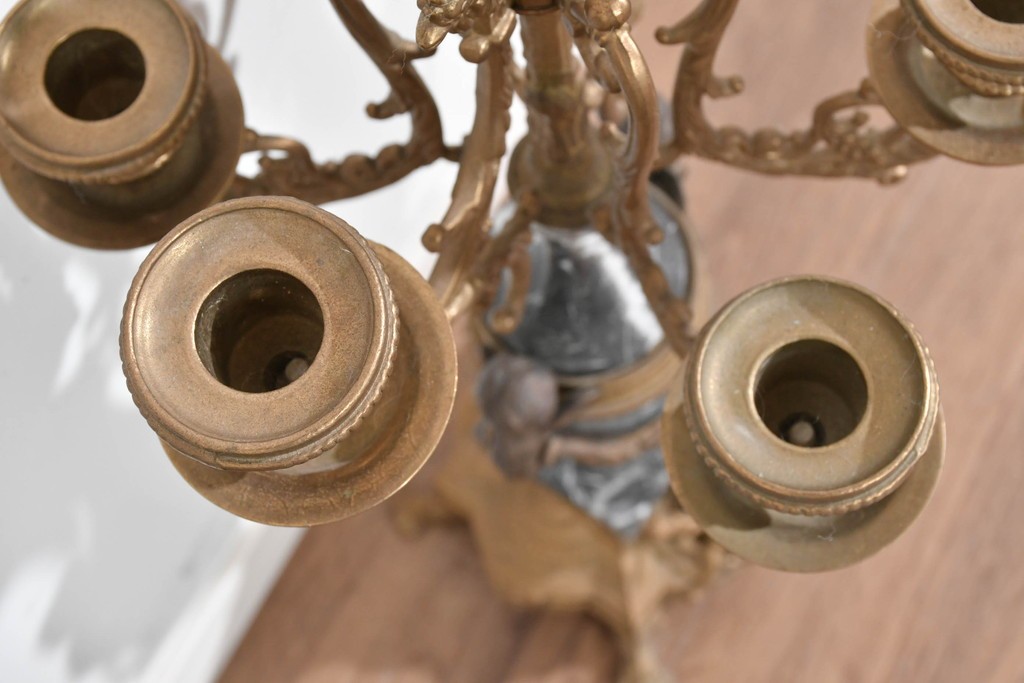 中古　美品　高級品　イタリア　FARBEL　六本木アピス取り扱い　華やかな装飾が目を惹く真鍮製キャンドルスタンド2台セット　(R-085920)