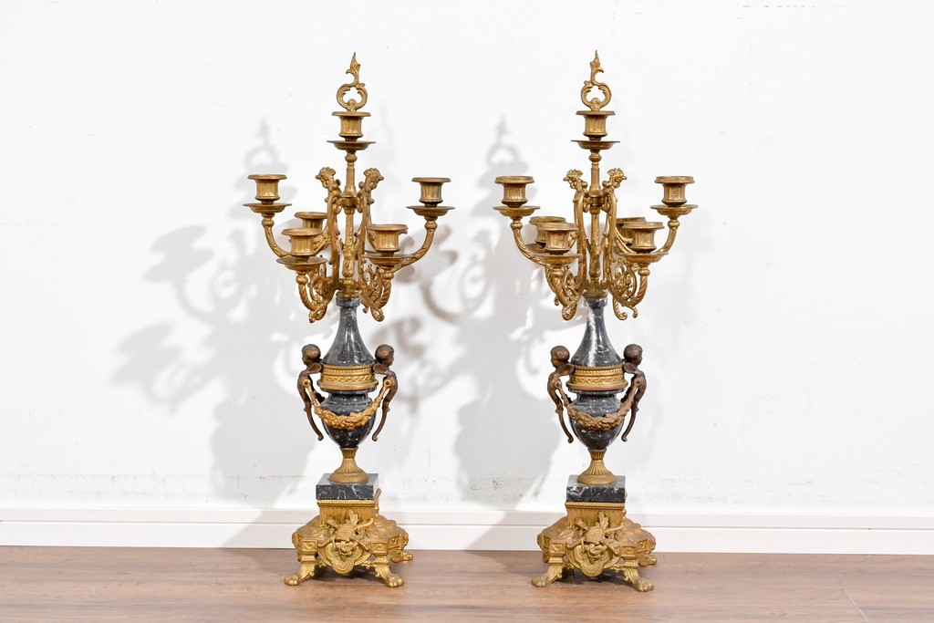 中古　美品　高級品　イタリア　FARBEL　六本木アピス取り扱い　華やかな装飾が目を惹く真鍮製キャンドルスタンド2台セット　(R-085920)