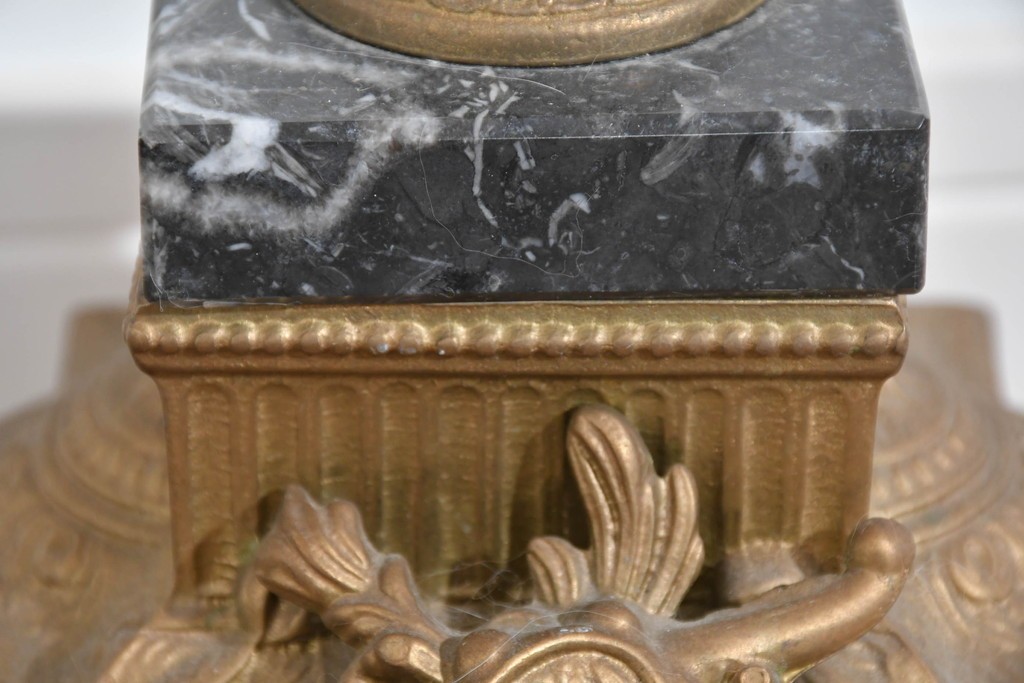 中古　美品　高級品　イタリア　FARBEL　六本木アピス取り扱い　華やかな装飾が目を惹く真鍮製キャンドルスタンド2台セット　(R-085920)