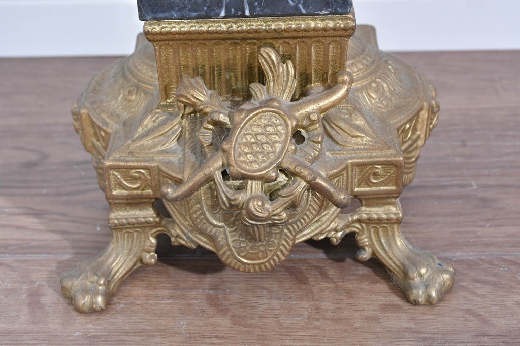 中古　美品　高級品　イタリア　FARBEL　六本木アピス取り扱い　華やかな装飾が目を惹く真鍮製キャンドルスタンド2台セット　(R-085920)