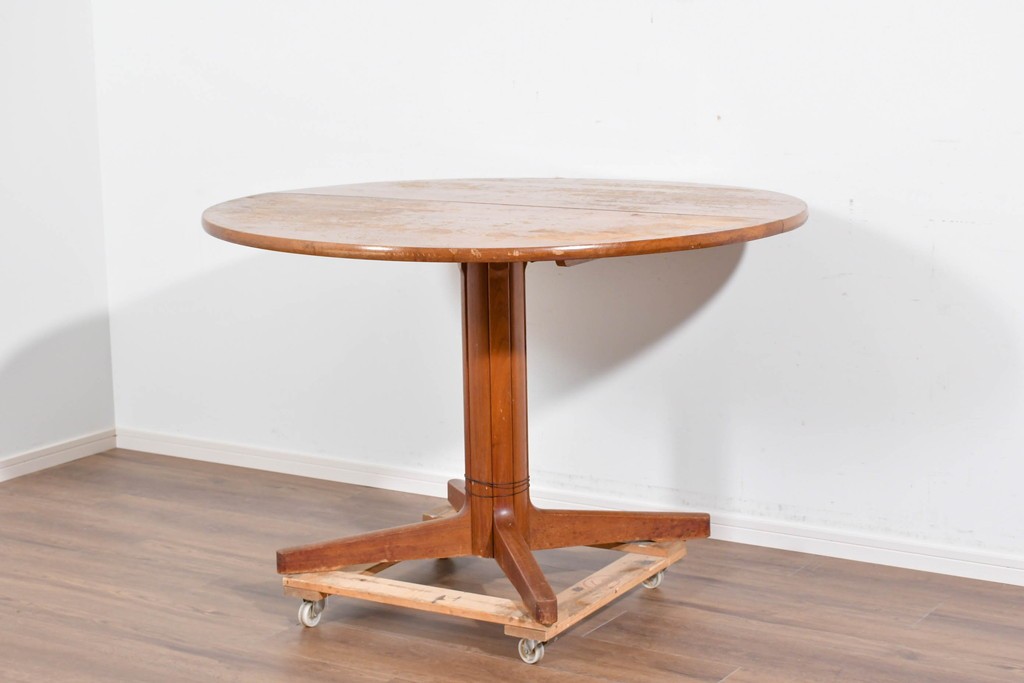 和製ヴィンテージ　希少なチーク無垢材を使用した上質なラウンドダイニングテーブル　(R-085922)