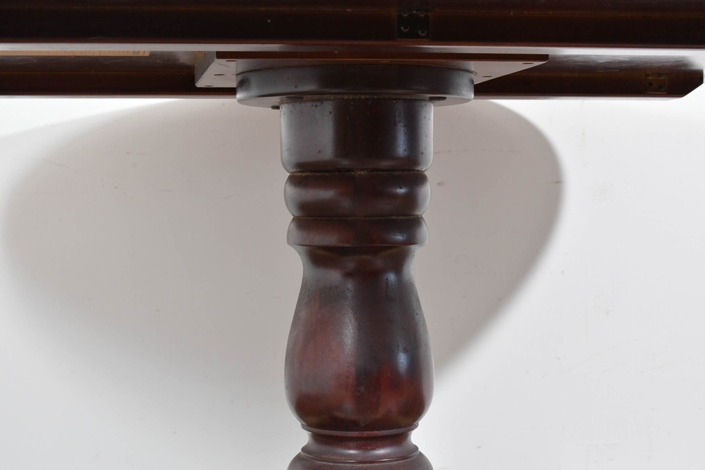 和製ヴィンテージ　希少な廃番品　柏木工(KASHIWA)　ブナ材　上品な挽物脚のラウンドダイニングテーブル　(R-085924)