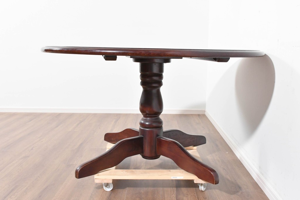 和製ヴィンテージ　希少な廃番品　柏木工(KASHIWA)　ブナ材　上品な挽物脚のラウンドダイニングテーブル　(R-085924)