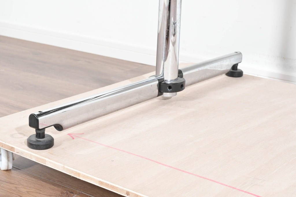 中古　希少な廃番品　USM Haller(USMハラー)　Kitos(キトス)　天板の形状が特徴的なヘキサゴンワークデスク　(R-085925)