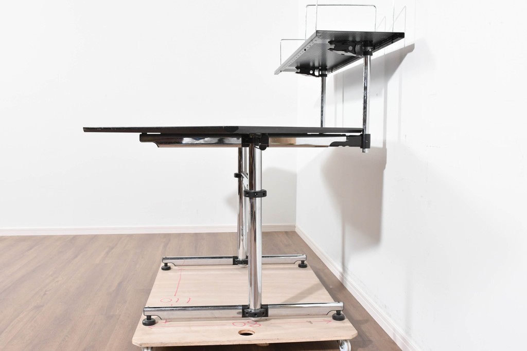 中古　希少な廃番品　USM Haller(USMハラー)　Kitos(キトス)　天板の形状が特徴的なヘキサゴンワークデスク　(R-085925)