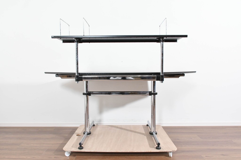 中古　希少な廃番品　USM Haller(USMハラー)　Kitos(キトス)　天板の形状が特徴的なヘキサゴンワークデスク　(R-085925)