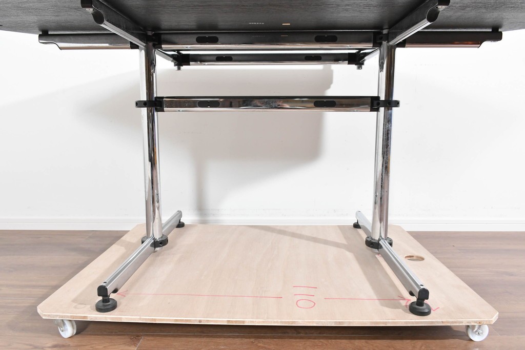 中古　希少な廃番品　USM Haller(USMハラー)　Kitos(キトス)　天板の形状が特徴的なヘキサゴンワークデスク　(R-085925)