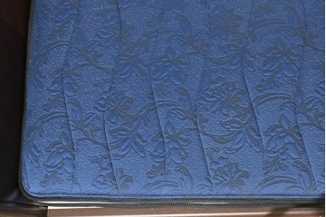 新古　展示品　美品　希少な廃番品　フランスベッド　マジョリーノ501　Reha tech(リハテック)　マットレス付きセミダブルベッド　定価約26万円　(R-085926)