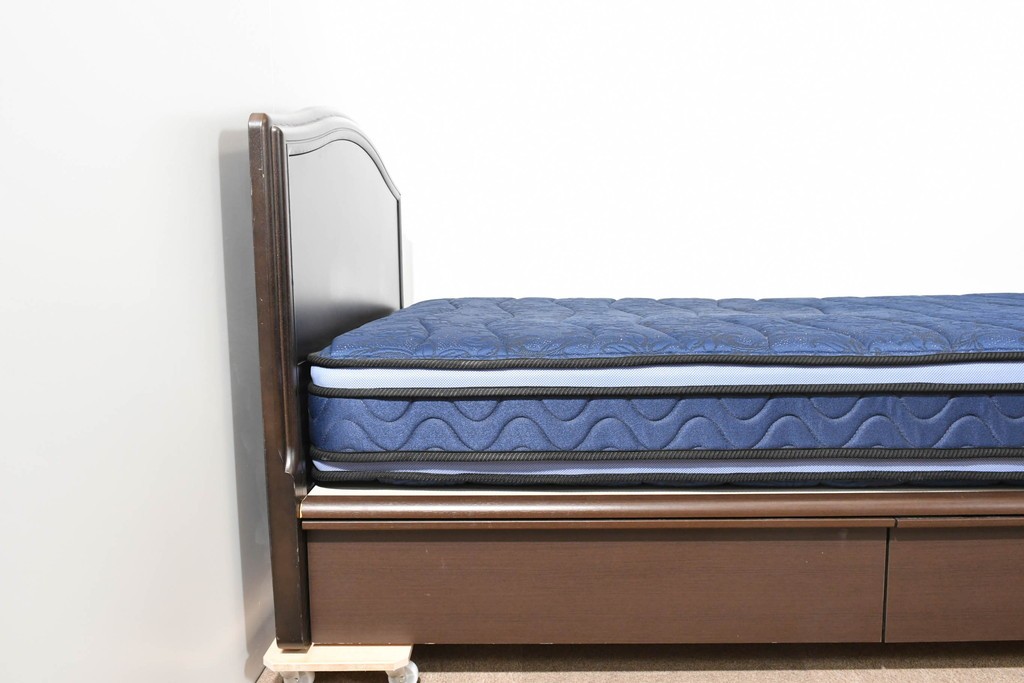 新古　展示品　美品　希少な廃番品　フランスベッド　マジョリーノ501　Reha tech(リハテック)　マットレス付きセミダブルベッド　定価約26万円　(R-085926)