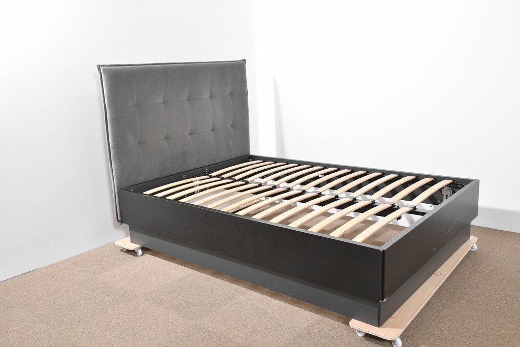 中古　希少な廃番品　BoConcept(ボーコンセプト)　Lugano(ルガーノ)　跳ね上げ式ダブルベッドフレーム　定価約30万円　(R-085927)