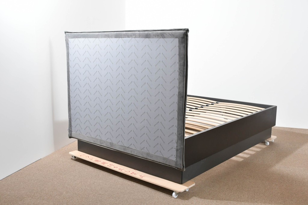 中古　希少な廃番品　BoConcept(ボーコンセプト)　Lugano(ルガーノ)　跳ね上げ式ダブルベッドフレーム　定価約30万円　(R-085927)