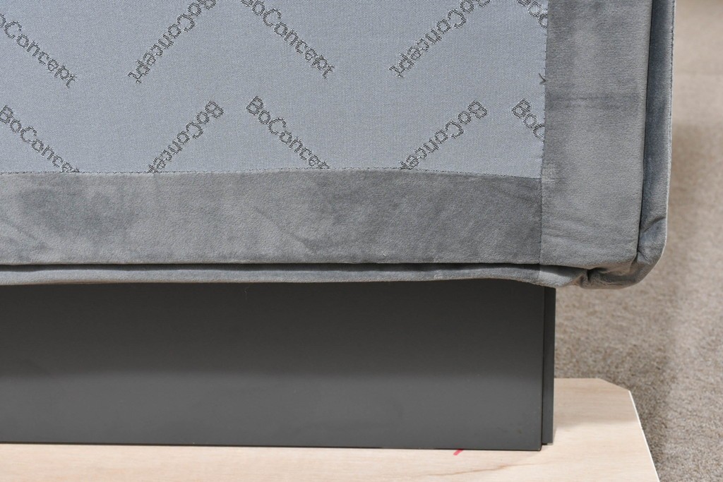 中古　希少な廃番品　BoConcept(ボーコンセプト)　Lugano(ルガーノ)　跳ね上げ式ダブルベッドフレーム　定価約30万円　(R-085927)