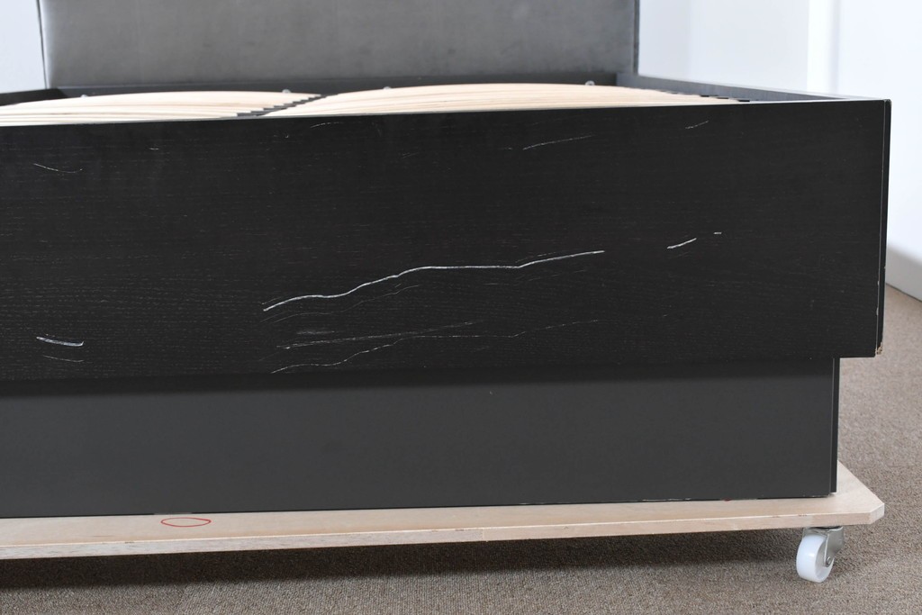 中古　希少な廃番品　BoConcept(ボーコンセプト)　Lugano(ルガーノ)　跳ね上げ式ダブルベッドフレーム　定価約30万円　(R-085927)