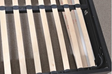 中古　希少な廃番品　BoConcept(ボーコンセプト)　Lugano(ルガーノ)　跳ね上げ式ダブルベッドフレーム　定価約30万円　(R-085927)