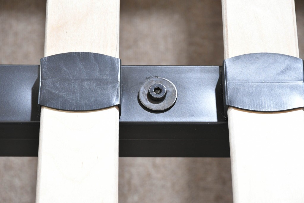 中古　希少な廃番品　BoConcept(ボーコンセプト)　Lugano(ルガーノ)　跳ね上げ式ダブルベッドフレーム　定価約30万円　(R-085927)