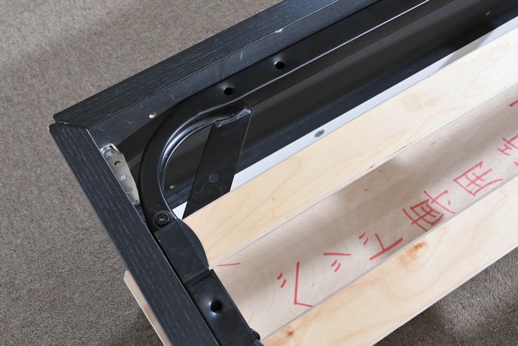 中古　希少な廃番品　BoConcept(ボーコンセプト)　Lugano(ルガーノ)　跳ね上げ式ダブルベッドフレーム　定価約30万円　(R-085927)