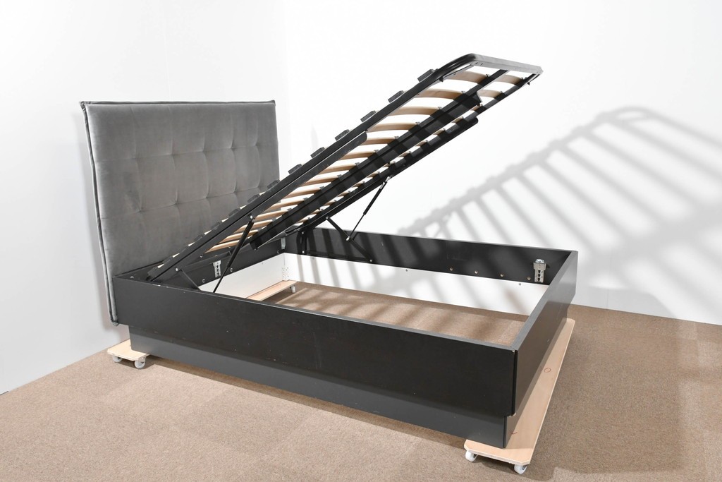 中古　希少な廃番品　BoConcept(ボーコンセプト)　Lugano(ルガーノ)　跳ね上げ式ダブルベッドフレーム　定価約30万円　(R-085927)