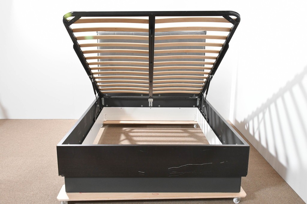 中古　希少な廃番品　BoConcept(ボーコンセプト)　Lugano(ルガーノ)　跳ね上げ式ダブルベッドフレーム　定価約30万円　(R-085927)