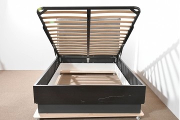 中古　希少な廃番品　BoConcept(ボーコンセプト)　Lugano(ルガーノ)　跳ね上げ式ダブルベッドフレーム　定価約30万円　(R-085927)