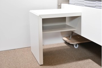 中古　BoConcept(ボーコンセプト)　シモンズ(SIMMONS)　本革ヘッドボード　サイドテーブル付きワイドダブルサイズのベッドセット　定価約60万円　(R-085928)