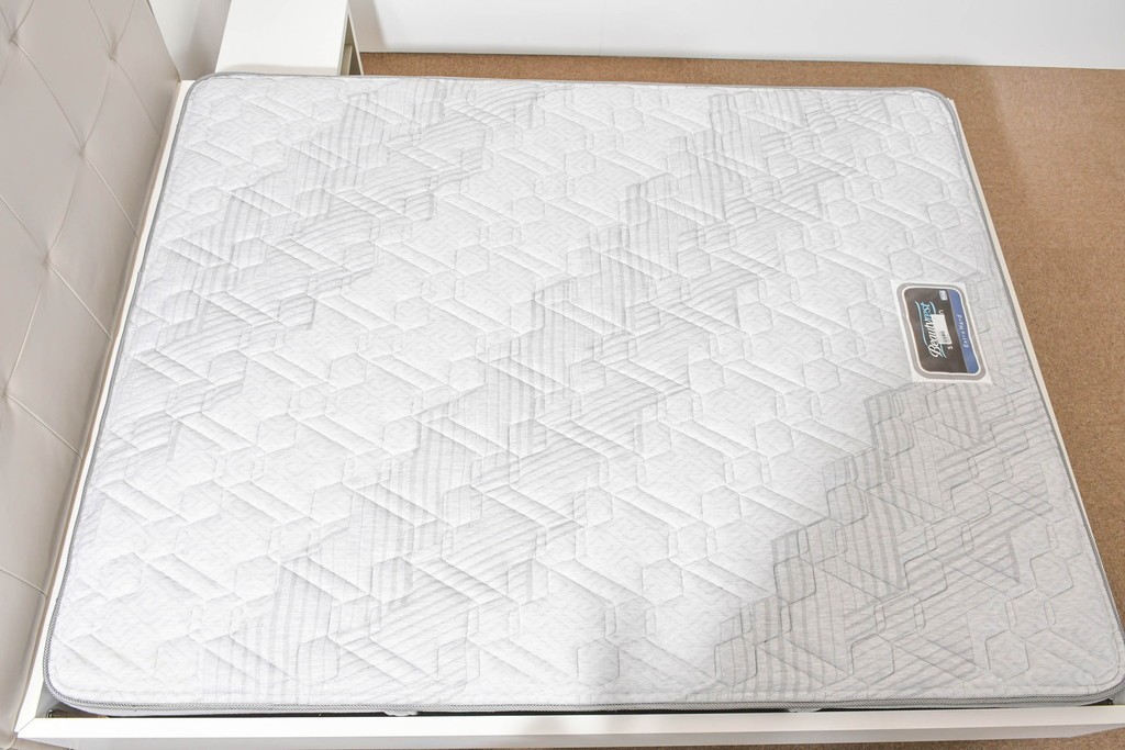 中古　BoConcept(ボーコンセプト)　シモンズ(SIMMONS)　本革ヘッドボード　サイドテーブル付きワイドダブルサイズのベッドセット　定価約60万円　(R-085928)