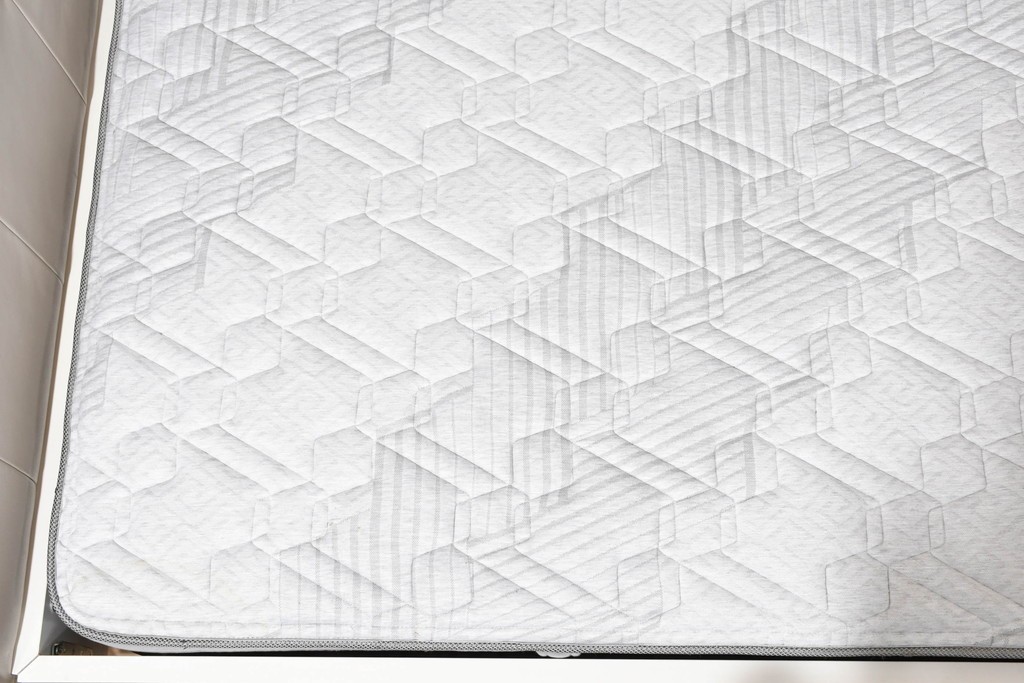 中古　BoConcept(ボーコンセプト)　シモンズ(SIMMONS)　本革ヘッドボード　サイドテーブル付きワイドダブルサイズのベッドセット　定価約60万円　(R-085928)