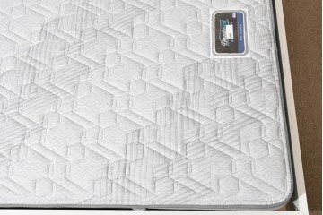 中古　BoConcept(ボーコンセプト)　シモンズ(SIMMONS)　本革ヘッドボード　サイドテーブル付きワイドダブルサイズのベッドセット　定価約60万円　(R-085928)