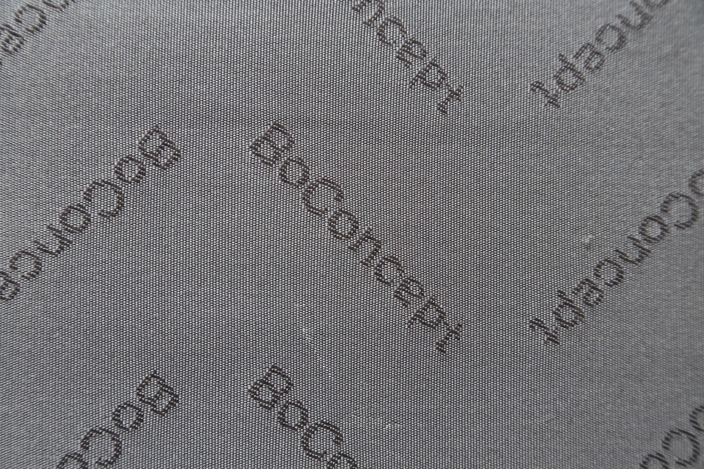 中古　BoConcept(ボーコンセプト)　シモンズ(SIMMONS)　本革ヘッドボード　サイドテーブル付きワイドダブルサイズのベッドセット　定価約60万円　(R-085928)