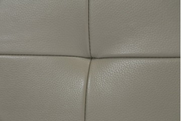 中古　BoConcept(ボーコンセプト)　シモンズ(SIMMONS)　本革ヘッドボード　サイドテーブル付きワイドダブルサイズのベッドセット　定価約60万円　(R-085928)